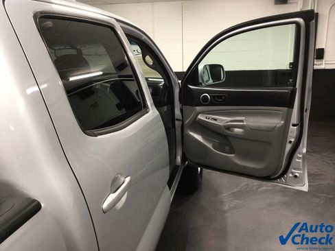 Used 2011 Toyota Tacoma 4x4 Double Cab w/ TRD Sport Pkg image 36