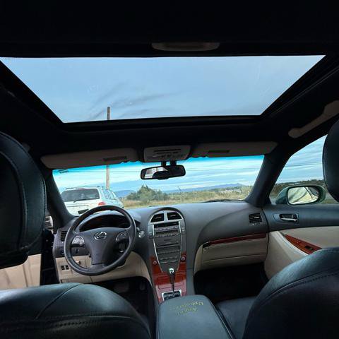 Used 2010 Lexus ES 350 w/ Preferred Accessory Package FWD image 15
