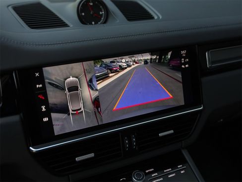 Certified 2022 Porsche Cayenne Turbo image 21