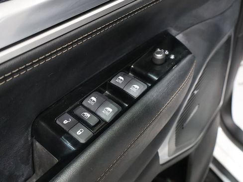 Used 2024 Jeep Wagoneer L Series III w/ Flexible Seating Group image 13