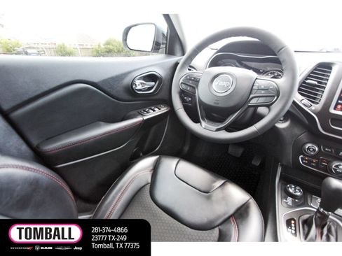 Used 2022 Jeep Cherokee Trailhawk AWD/4WD image 9
