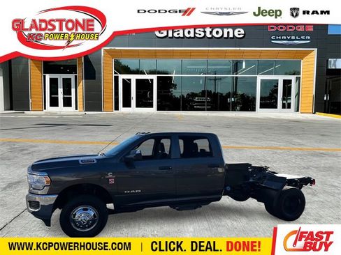 Used 2022 RAM 3500 Tradesman w/ Chrome Appearance Group image 1