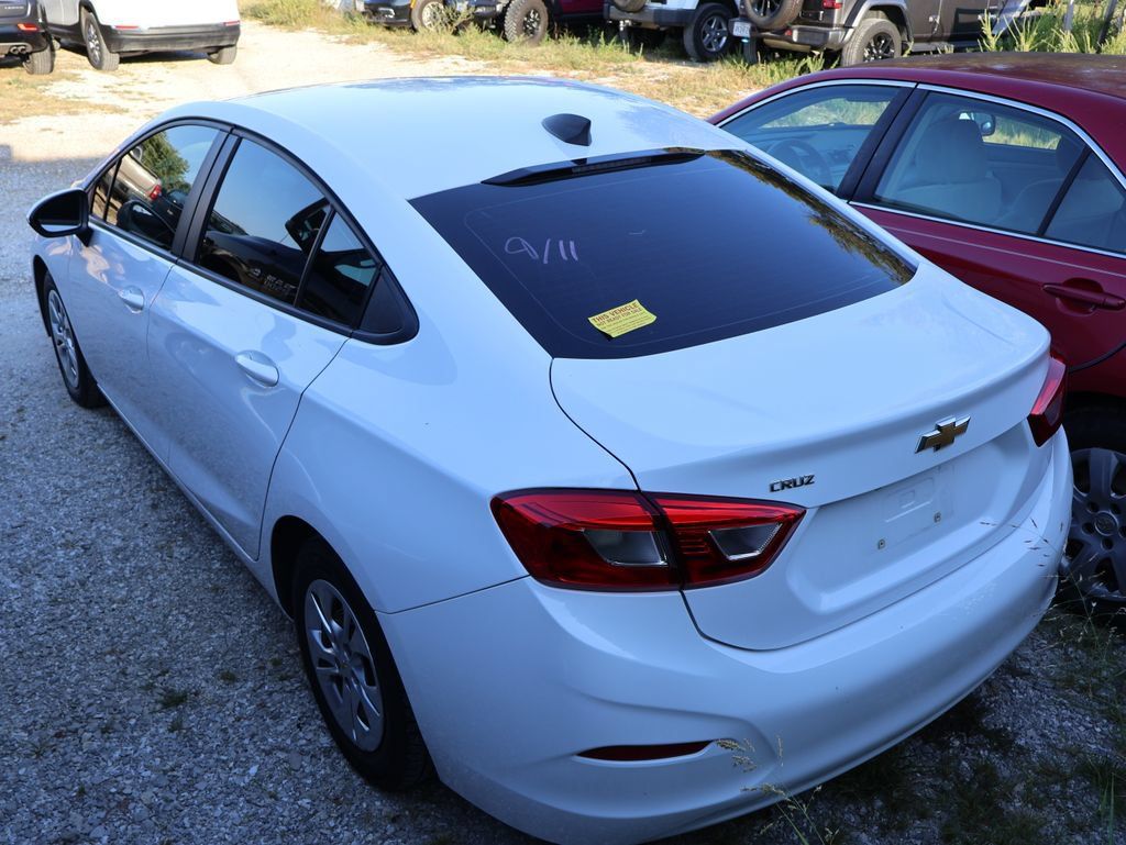 Used 2019 Chevrolet Cruze Sedan FWD image 19