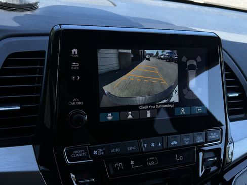 Used 2024 Honda Odyssey Touring image 23