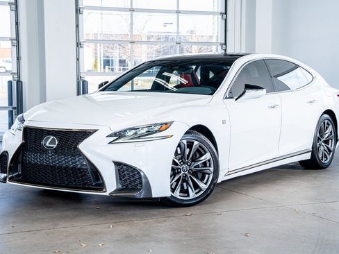 Used 2018 Lexus LS 500 F Sport w/ Accessory Package (Z2) image 2