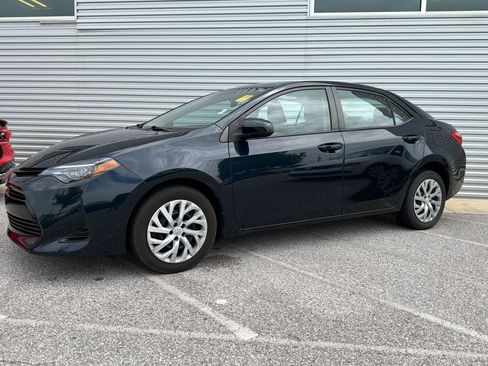Used 2019 Toyota Corolla LE FWD image 7