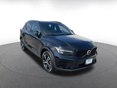 Used 2024 Volvo XC40 B5 Core