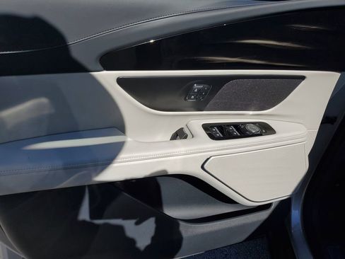 New 2026 Lincoln Nautilus Premier AWD/4WD image 17