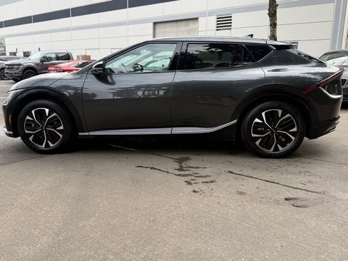 Used 2024 Kia EV6 Wind image 11