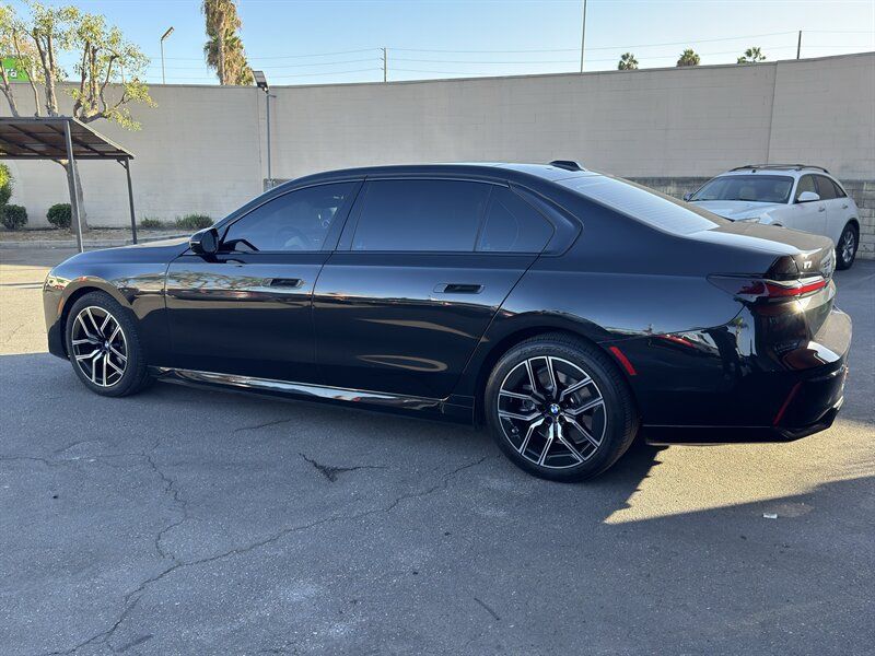 Used 2025 BMW i7 eDrive50 w/ M Sport Package RWD image 10