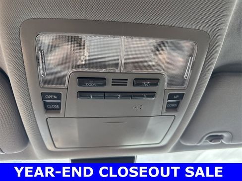 Used 2017 Toyota Highlander Limited image 28