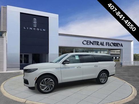 New 2026 Lincoln Navigator L Reserve AWD/4WD image 7