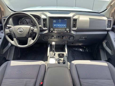 Used 2022 Nissan Frontier SV RWD image 11