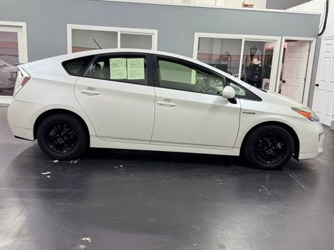 Used 2015 Toyota Prius Two image 8