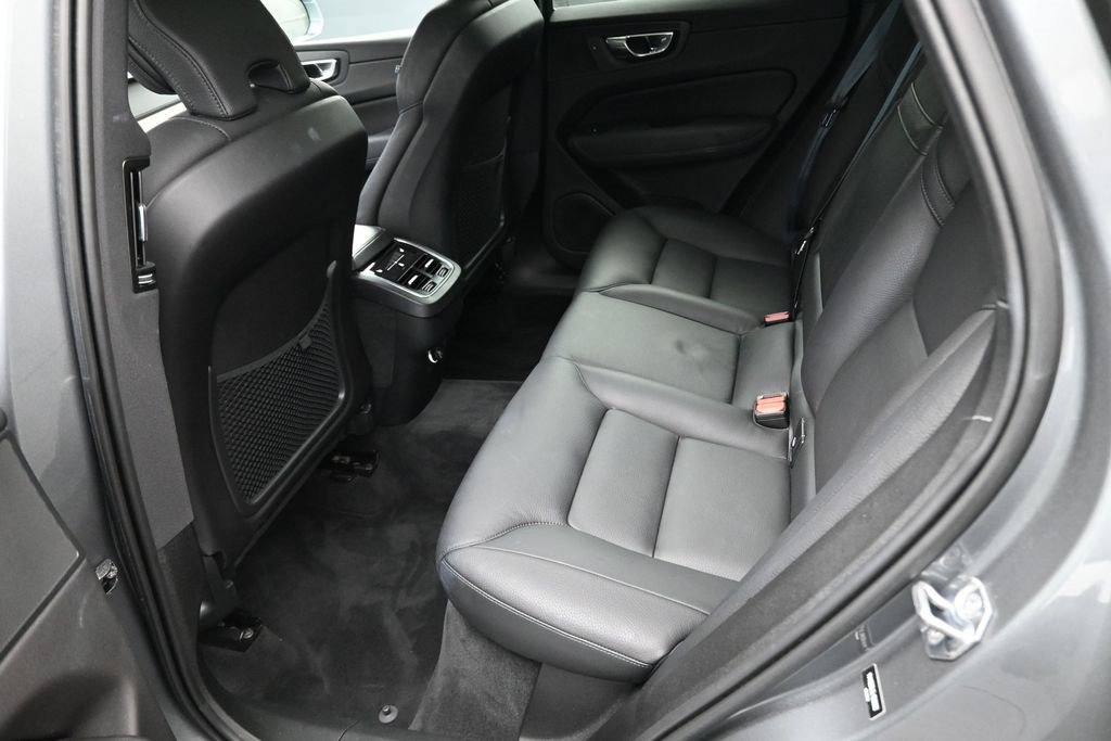 Used 2020 Volvo XC60 T5 Inscription w/ Protection Package Premier AWD/4WD image 16