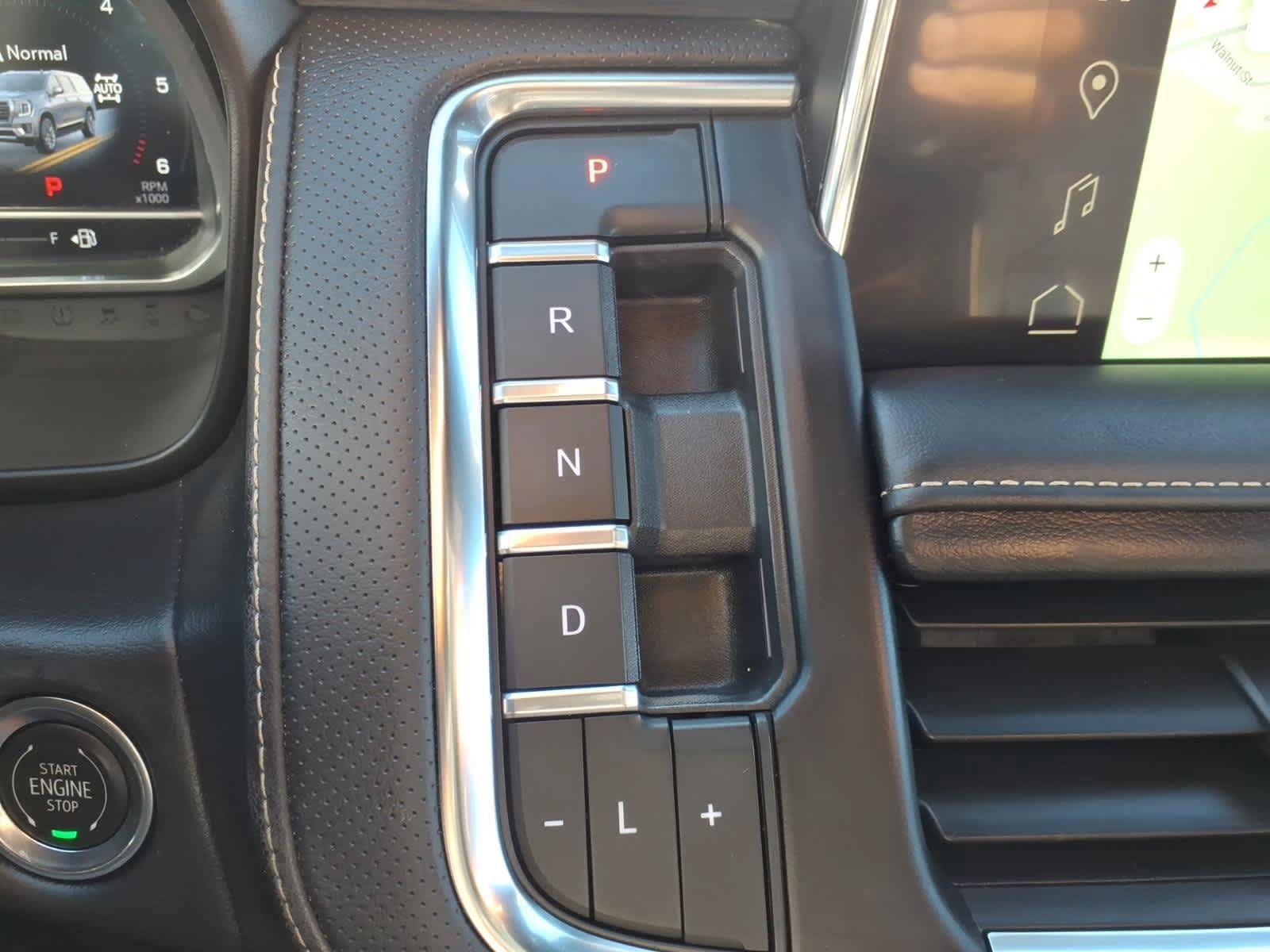 Used 2023 GMC Yukon XL SLT w/ SLT Premium Package AWD/4WD image 23