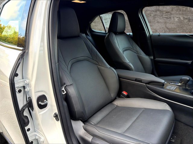 Used 2025 Lexus UX 300h AWD w/ Accessory Package (Z1) image 31