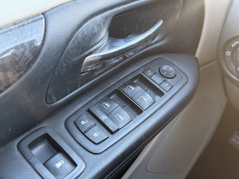 Used 2011 Dodge Grand Caravan Crew w/ Safety Sphere Group image 24