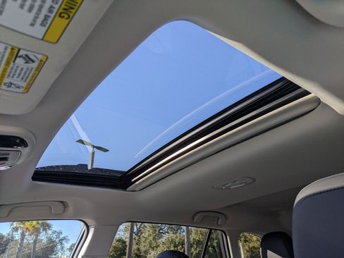 Used 2023 Subaru Outback Limited image 25