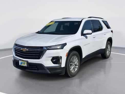 Certified 2023 Chevrolet Traverse LT image 3