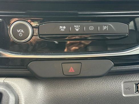 Used 2023 Ford Transit 350 XLT image 43