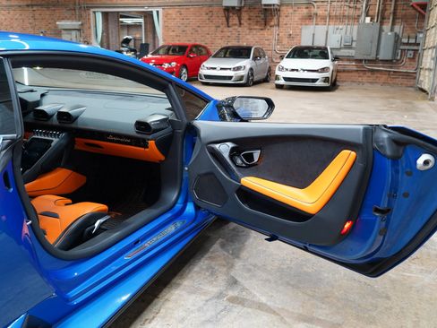 Used 2020 Lamborghini Huracan EVO RWD image 53