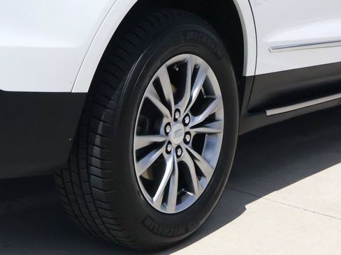 Used 2022 Cadillac XT5 Premium Luxury FWD image 12