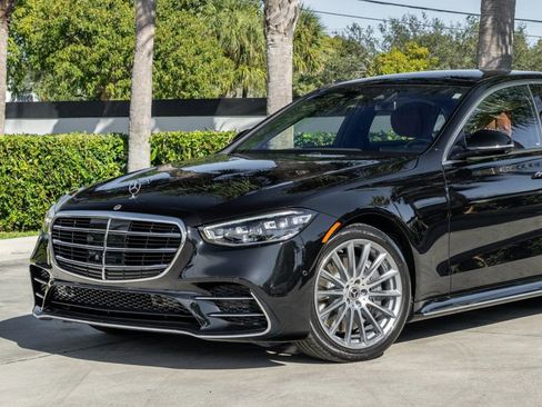 Used 2023 Mercedes-Benz S 580 4MATIC Sedan image 2