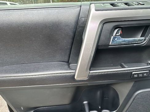 Used 2016 Toyota 4Runner SR5 image 14