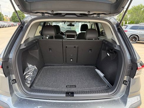 New 2025 Volkswagen Taos SEL image 19