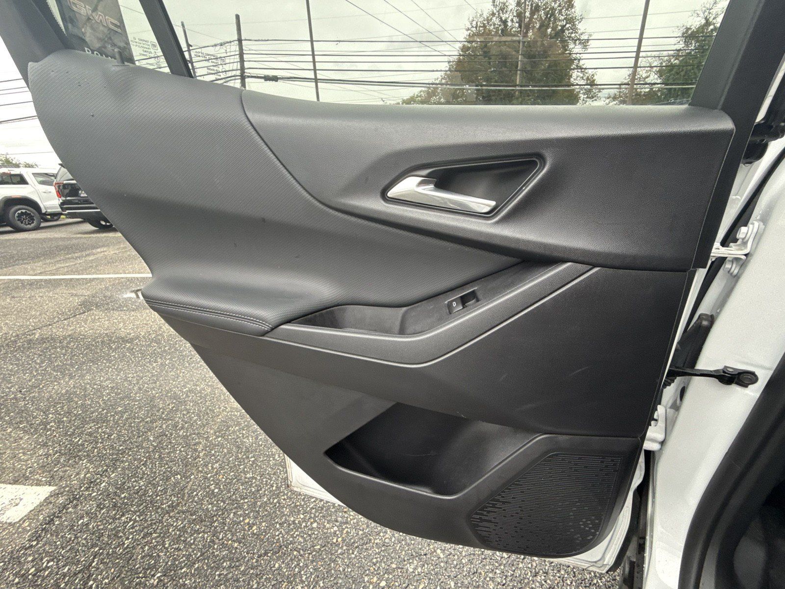 Used 2026 Chevrolet Equinox LT FWD image 28