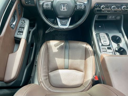Used 2025 Honda Pilot Elite image 24