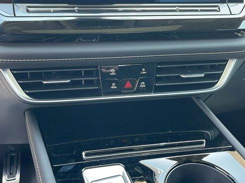 New 2025 Volkswagen Atlas SEL Premium R-Line image 21