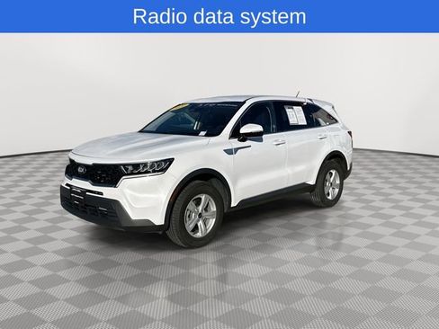 Used 2021 Kia Sorento LX image 4