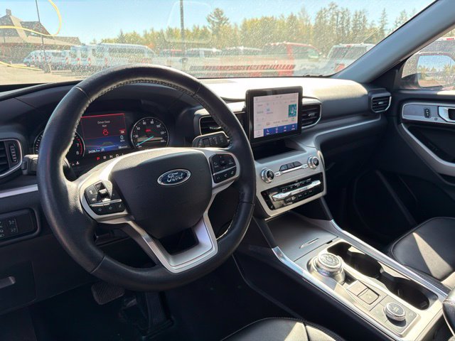 Used 2024 Ford Explorer XLT w/ Equipment Group 202A AWD/4WD image 10