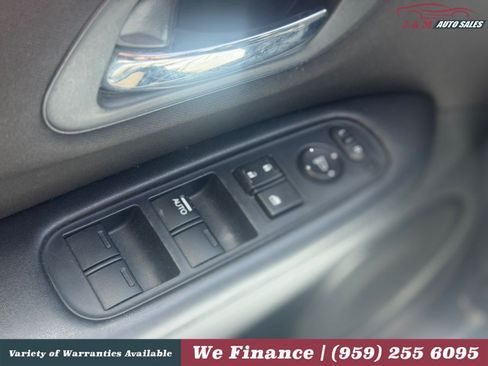 Used 2016 Honda HR-V LX image 21