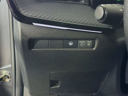 Used 2025 Nissan Kicks SR w/ Interior Electronics Package AWD/4WD image 10