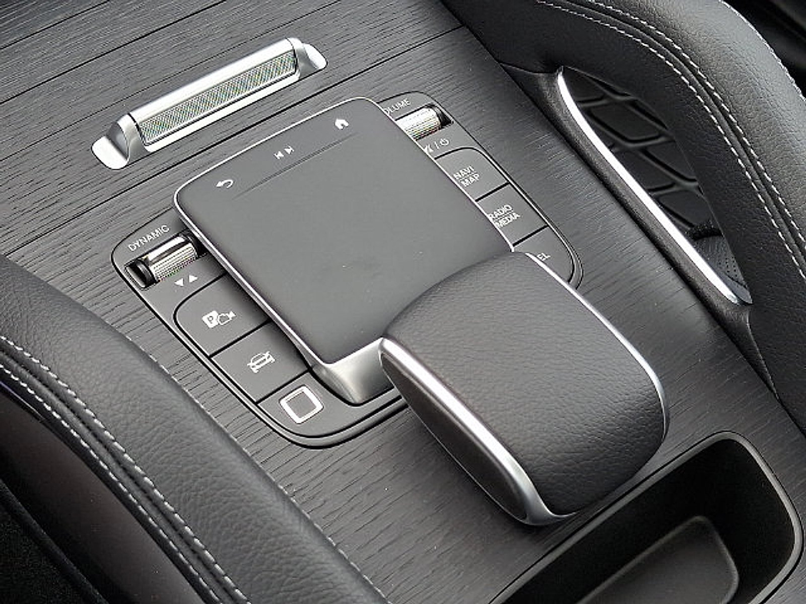 Used 2026 Mercedes-Benz GLE 450 4MATIC image 14