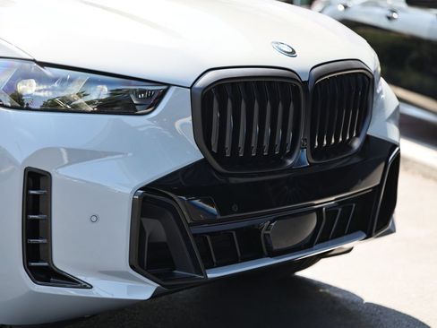 New 2026 BMW X5 xDrive50e w/ M Sport Package AWD/4WD image 2