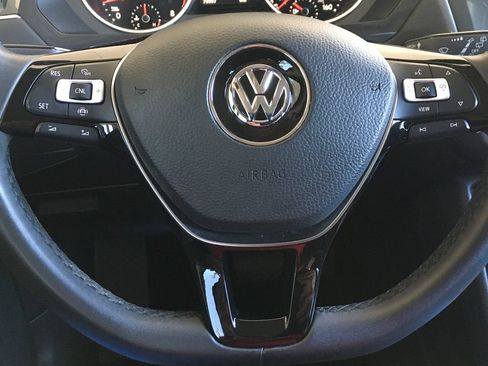 Used 2020 Volkswagen Tiguan SE w/ Panoramic Sunroof Package AWD/4WD image 14