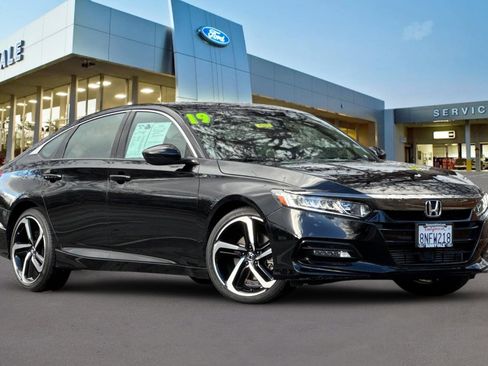 Used 2019 Honda Accord Sport image 2
