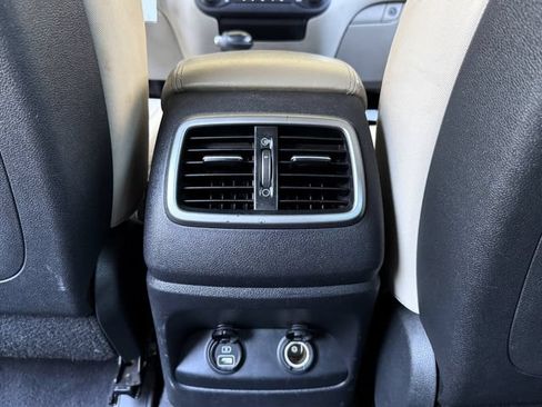 Used 2017 Kia Sorento FWD image 16