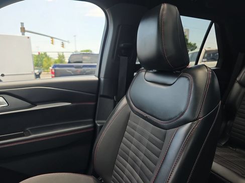 Certified 2025 Ford Explorer ST-Line w/ Premium Package AWD/4WD image 41