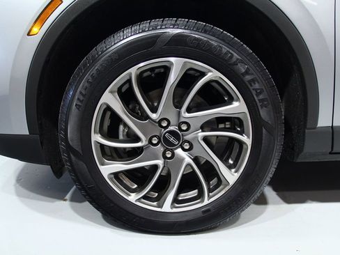 Used 2022 Lincoln Corsair AWD w/ Equipment Group 101A image 18