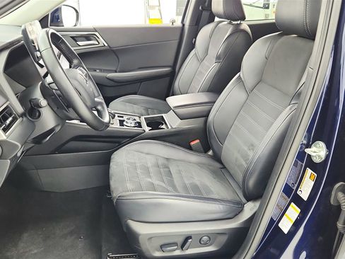 Used 2024 Mitsubishi Outlander FWD image 10