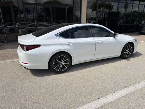 Certified 2023 Lexus ES 350 w/ Premium Package FWD image 4