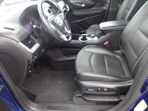 Used 2023 GMC Terrain SLT image 13