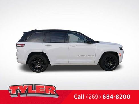 New 2026 Jeep Grand Cherokee Summit w/ Obsidian Package AWD/4WD image 9