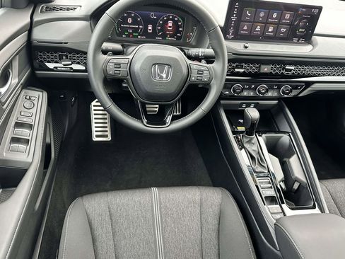 Used 2025 Honda Accord Sport image 8