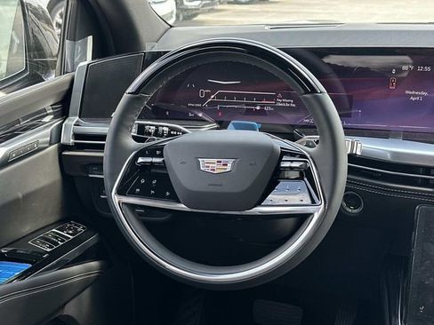 Used 2026 Cadillac Escalade ESV Sport image 5